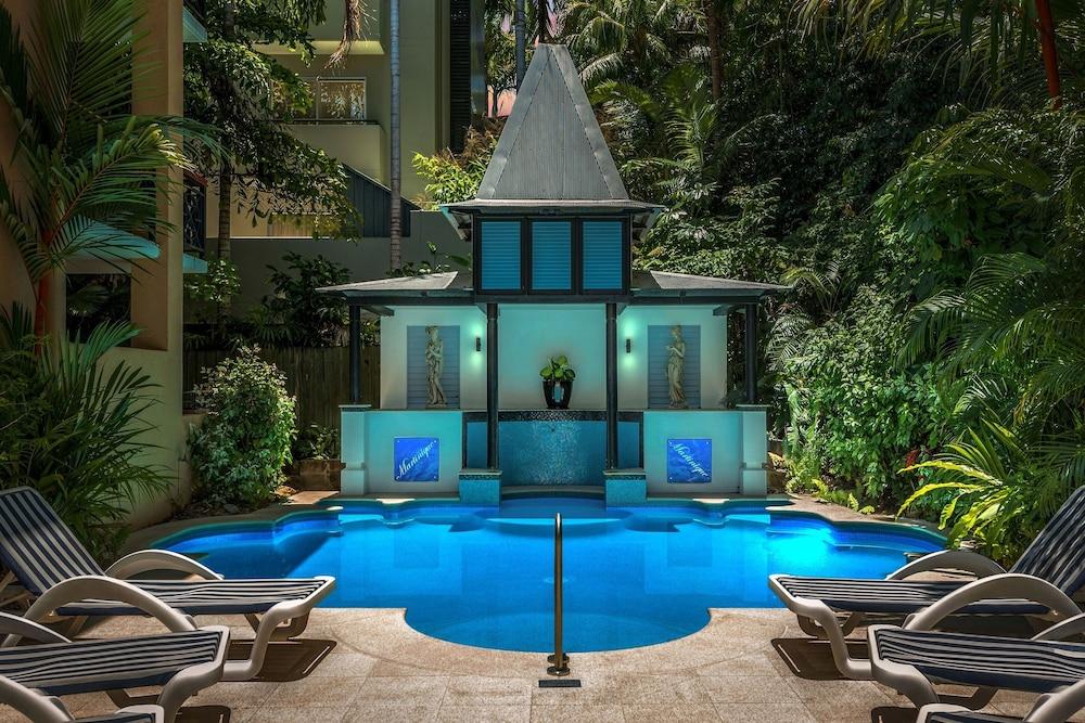 Martinique On Macrossan Aparthotel Port Douglas Exteriör bild