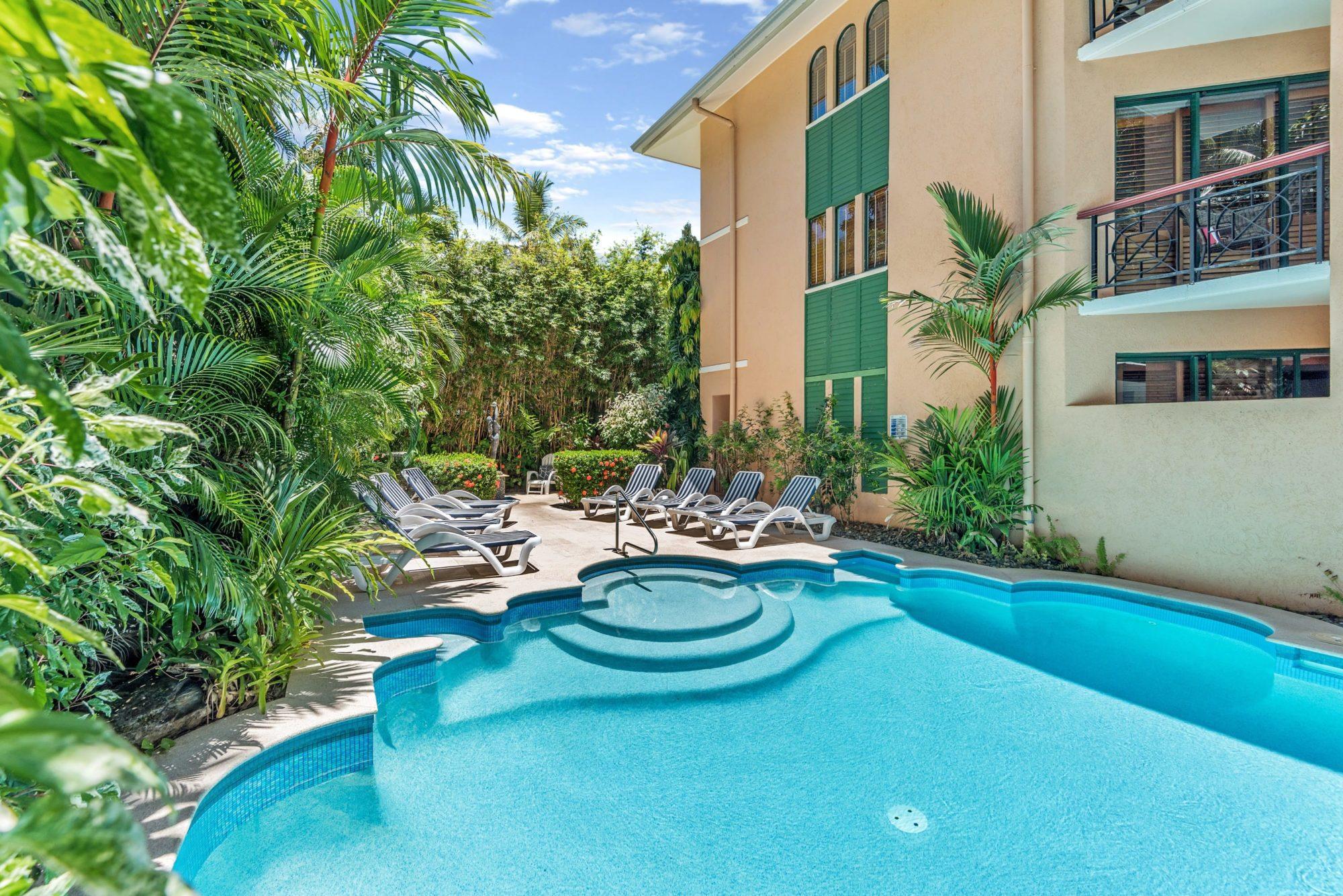 Martinique On Macrossan Aparthotel Port Douglas Exteriör bild